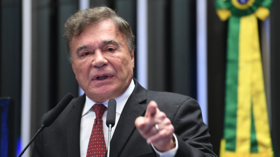 Alvaro Dias propõe que MDB de Greca entre na chapa do PSD no Paraná