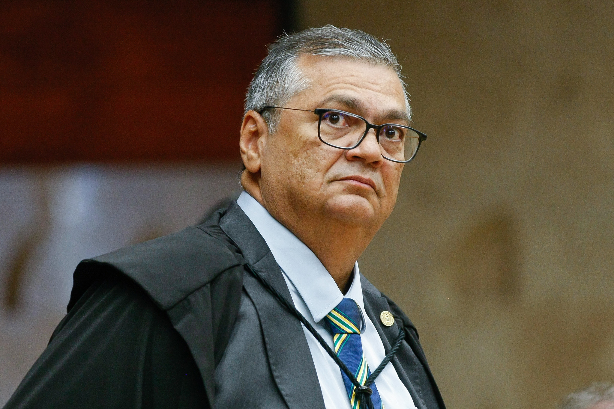 Dino afirma que “totalitarismo” e “trapaças” alimentam ataques ao Judiciário