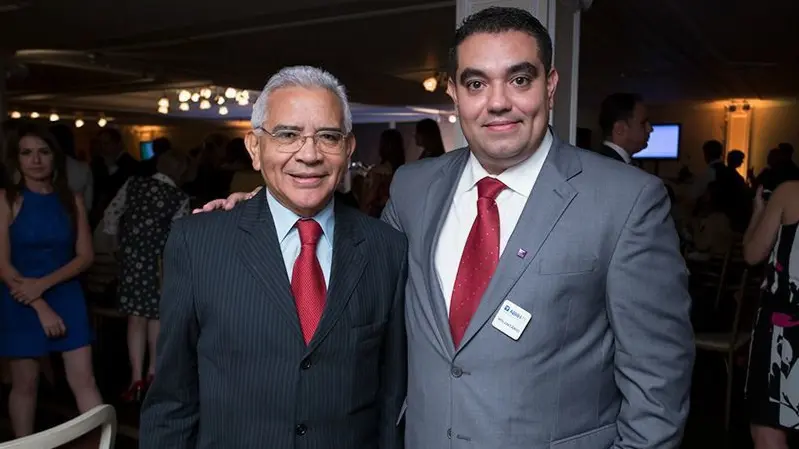 O ex-vice-presidente e ex-presidente do Conselho de Administração da ABRH-PR, Rodrigo Titon, com seu tio, Eliseu Gonçalves, um dos fundadores da ABRH-PR