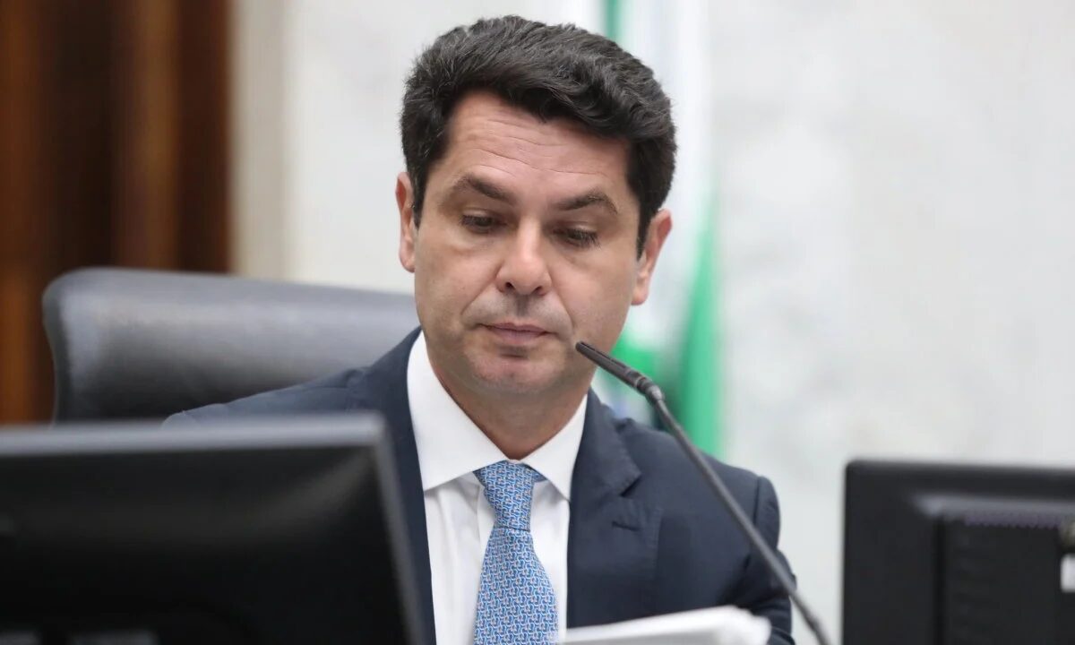 Alexandre Curi reavalia apoio à candidatura de Sandro Alex.