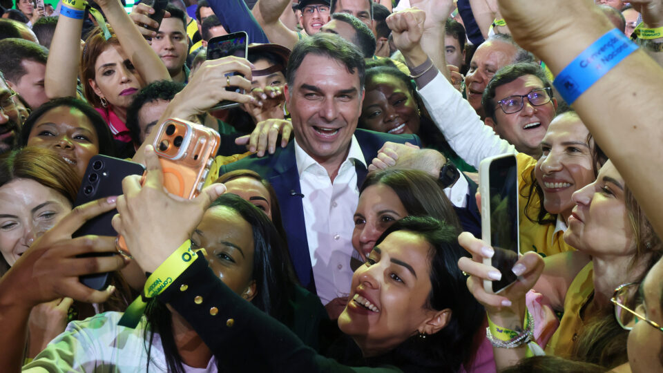 Flávio Bolsonaro arrecada R$ 24 mil em lançamento de vaquinha virtual para campanha presidencial