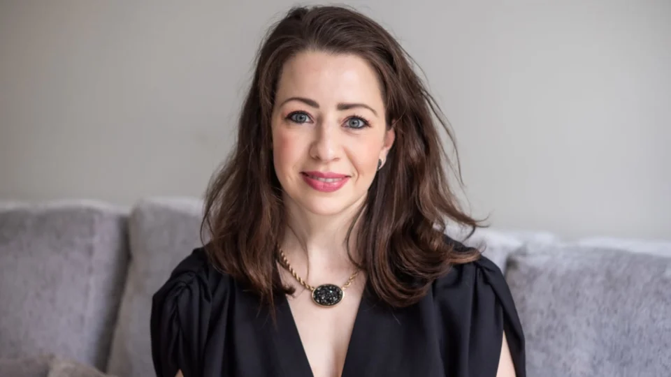 Ana Carolina Kreutzer, diretora de Voluntariado da ABRH-PR, psicóloga, consultora de carreira e headhunter