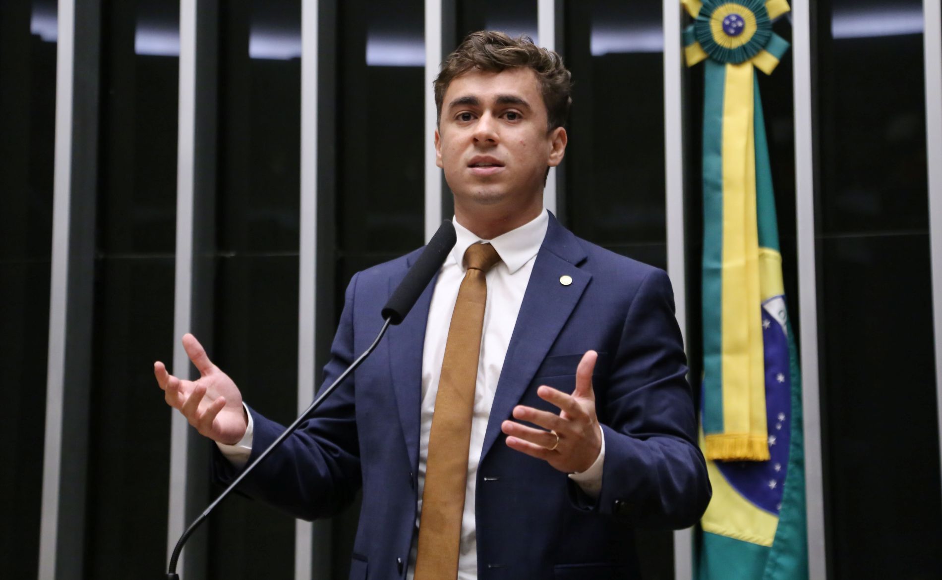 Justiça impõe limite a Nikolas, enquanto aliados tentam transformar derrota em munição política