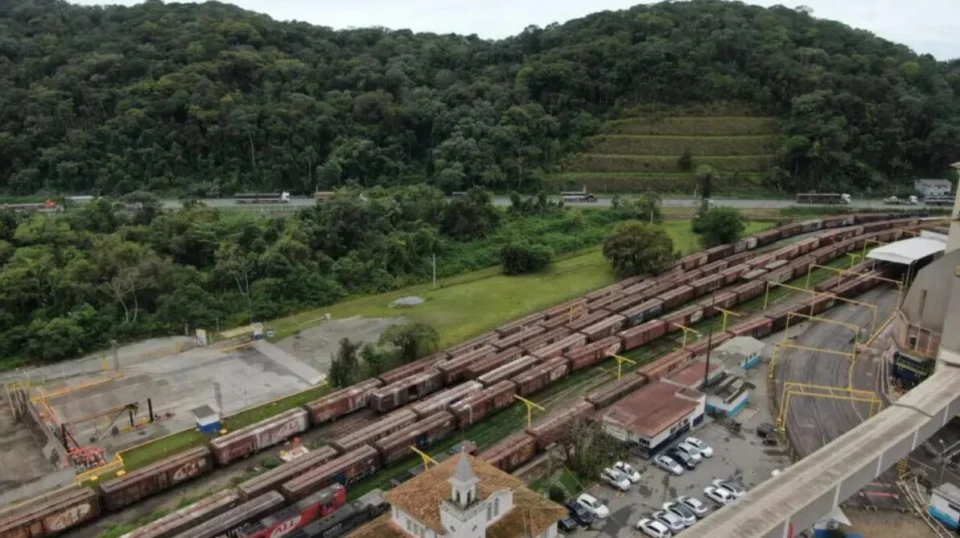 Representantes de Santa Catarina alertaram para o risco de encolhimento da malha ferroviária e defenderam um corredor próprio que ligue o estado aos portos catarinenses.