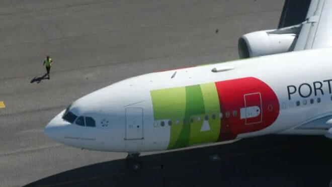 Avião da TAP com destino a Curitiba declara emergência e volta a Lisboa