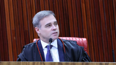 Ministro foi sorteado relator de denúncia do novo contra discurso do presidente em convenção.