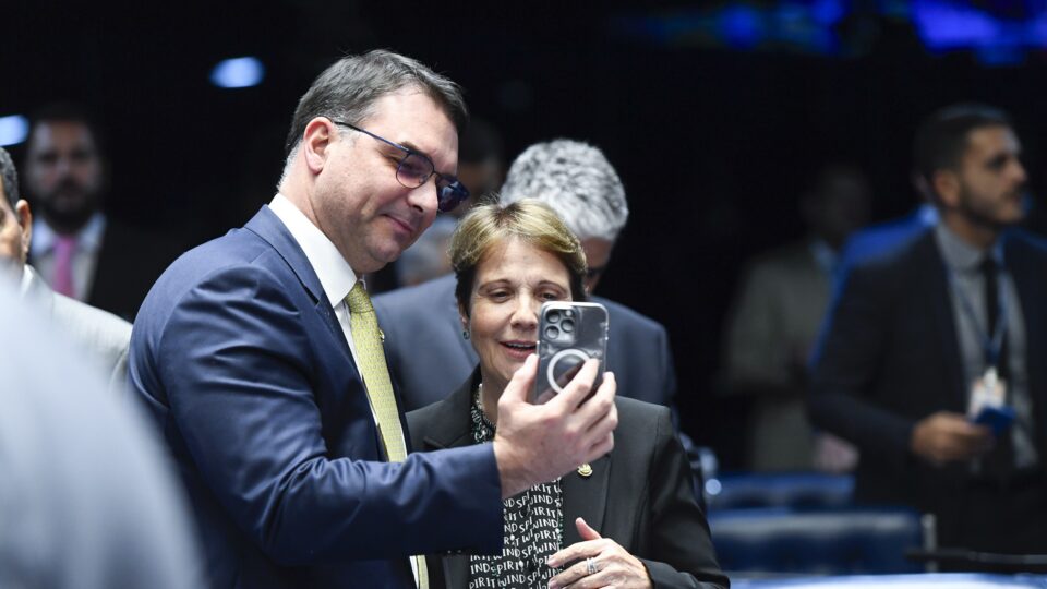 Tereza Cristina reafirma apoio a Flávio Bolsonaro mesmo com neutralidade do PP