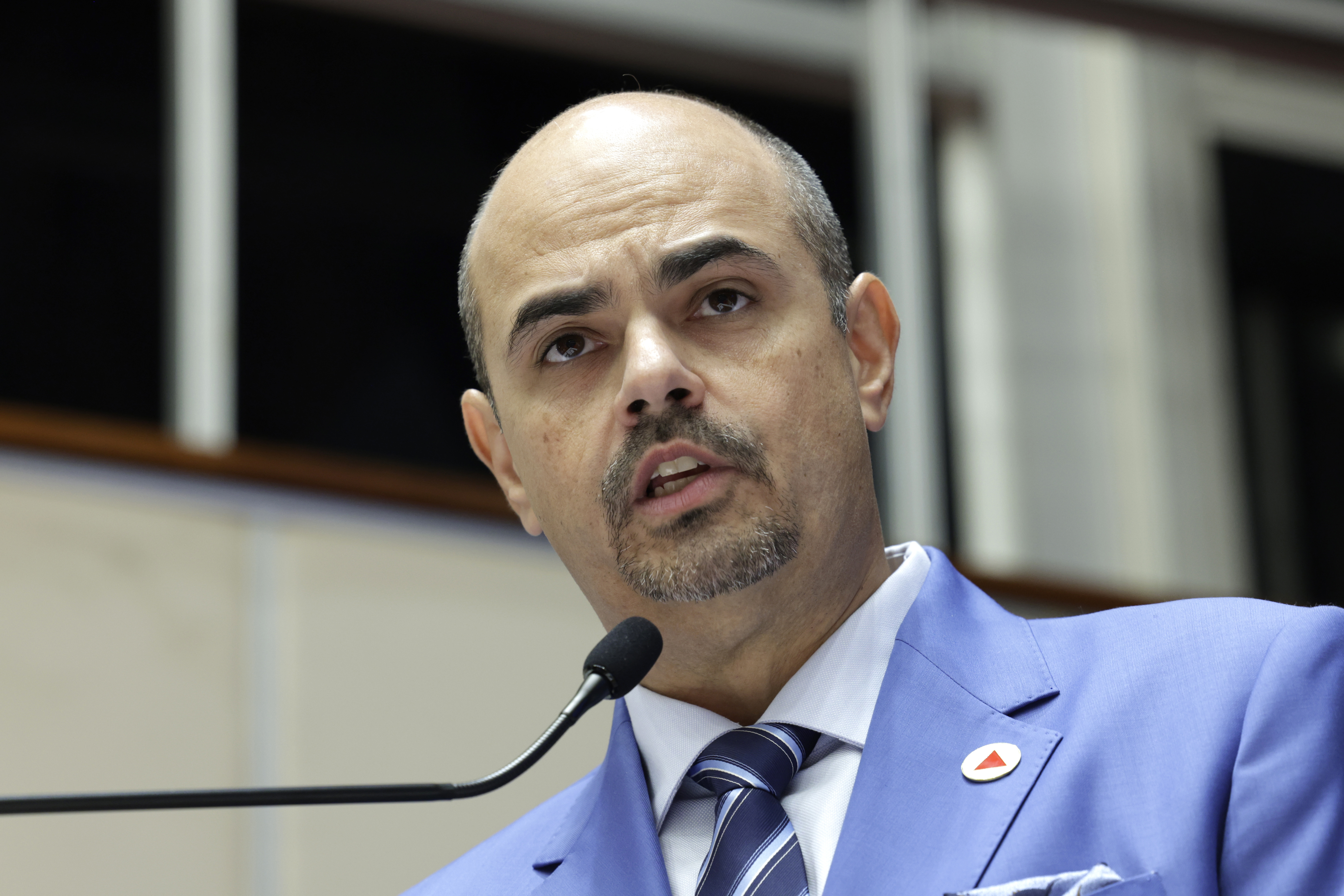 PSD oficializa candidatura de Mateus Simões ao governo de MG