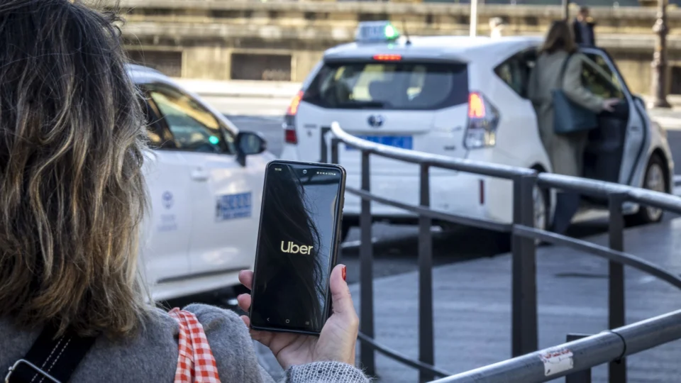 velocidade regulacao uber aplicativos transporte.