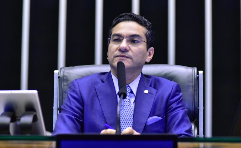 Republicanos oficializa neutralidade e rejeita compor chapa de Flávio Bolsonaro