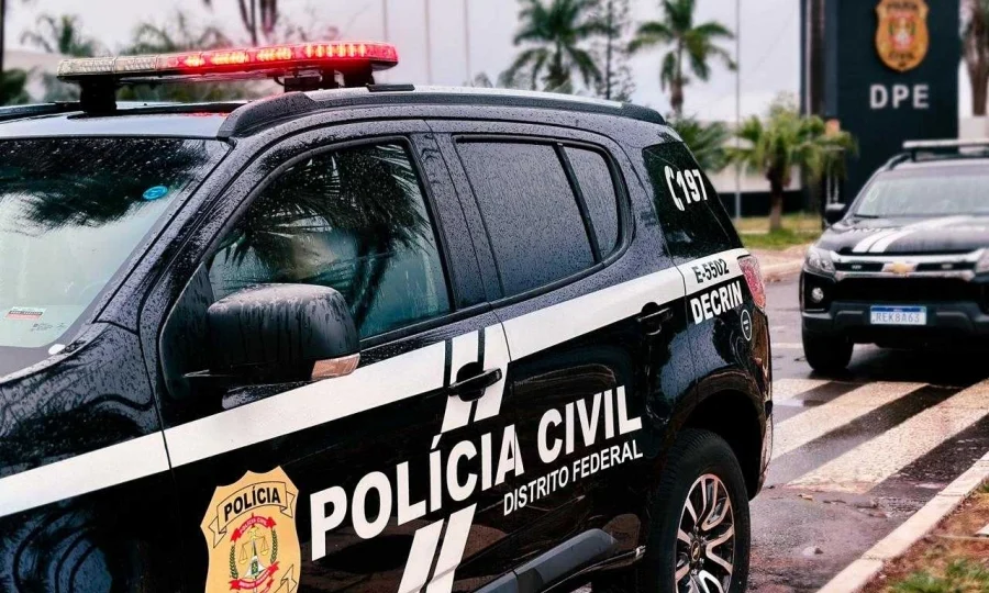 Polícia Civil do DF cumpre mandados de busca e apreensão contra oito suspeitos em cinco estados.
