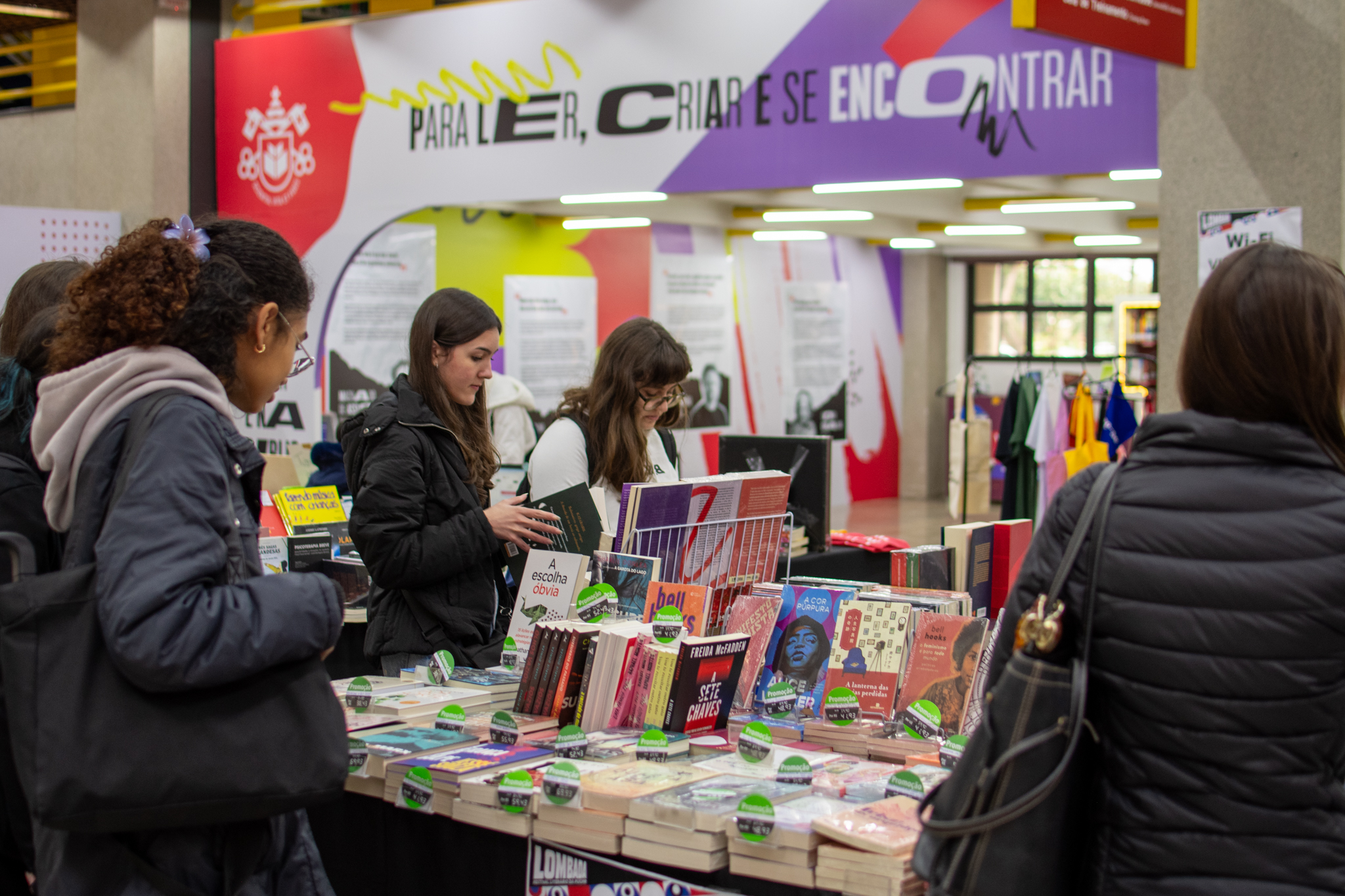 Escritores independentes poderão participar de seleção para integrar a programação do Festival Lombada 2026, em Curitiba.