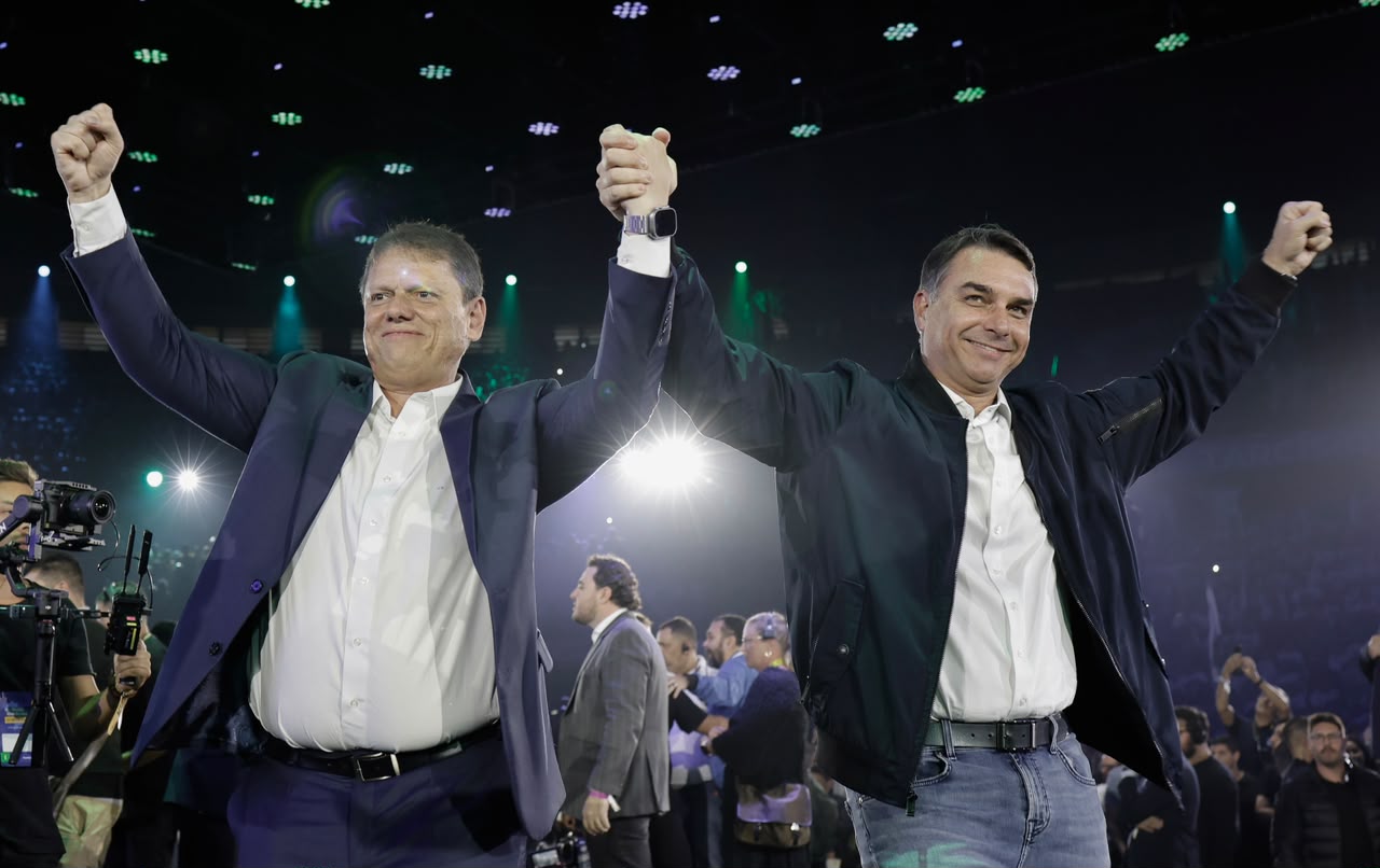 Flávio reafirma compromisso com o fim da reeleição para reforçar a votação e alianças