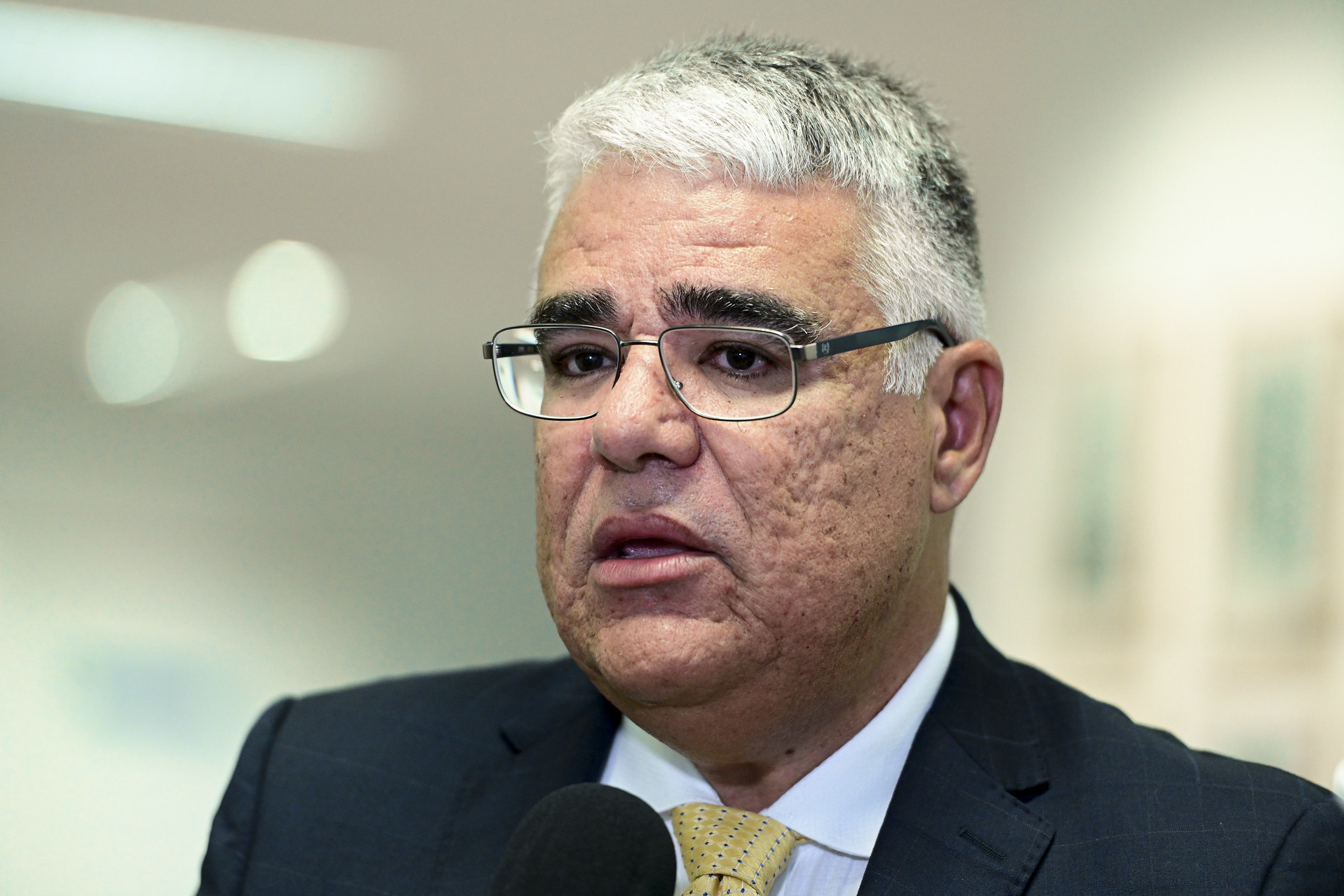Senador Eduardo Girão será vice na chapa de Zema à Presidência