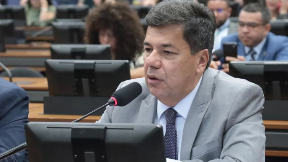 A convenção estadual da legenda, realizada no Recife, confirmou o nome do parlamentar para a disputa de uma das duas vagas em jogo no estado.
