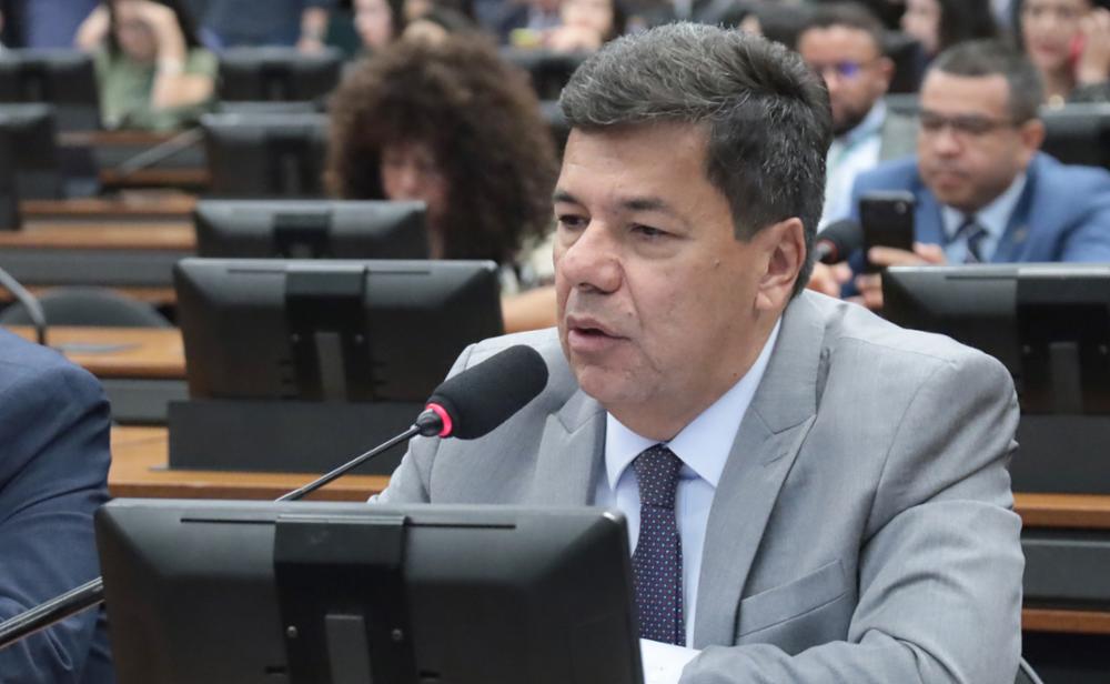 A convenção estadual da legenda, realizada no Recife, confirmou o nome do parlamentar para a disputa de uma das duas vagas em jogo no estado.