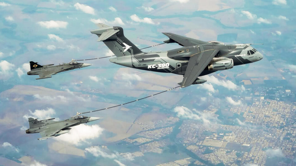 Embraer fecha contrato com a Colômbia para a venda de dois cargueiros KC-390