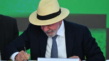 Presidente receberá representante da categoria na Casa Civil antes da sanção do texto alterado no Congresso.