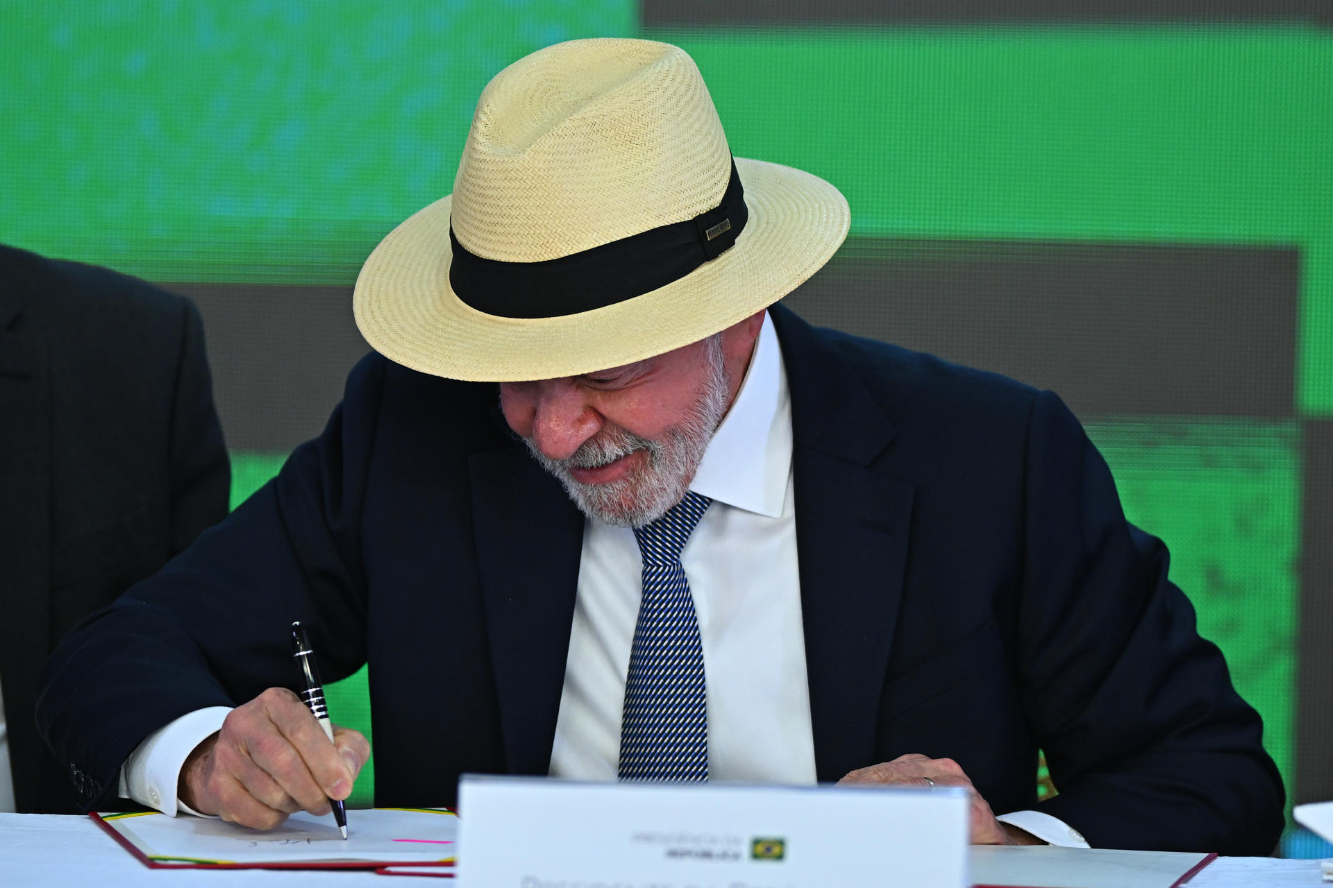 Lula é pressionado a vetar trecho da MP do Frete que amplia uso do tacógrafo