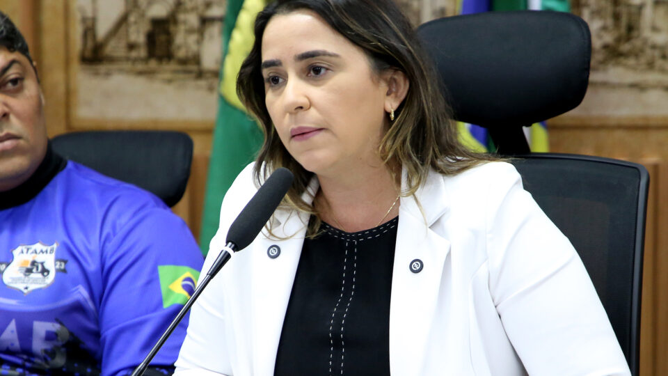 Justiça nega recurso de vereadora petista e mantém honraria a Bolsonaro no RN