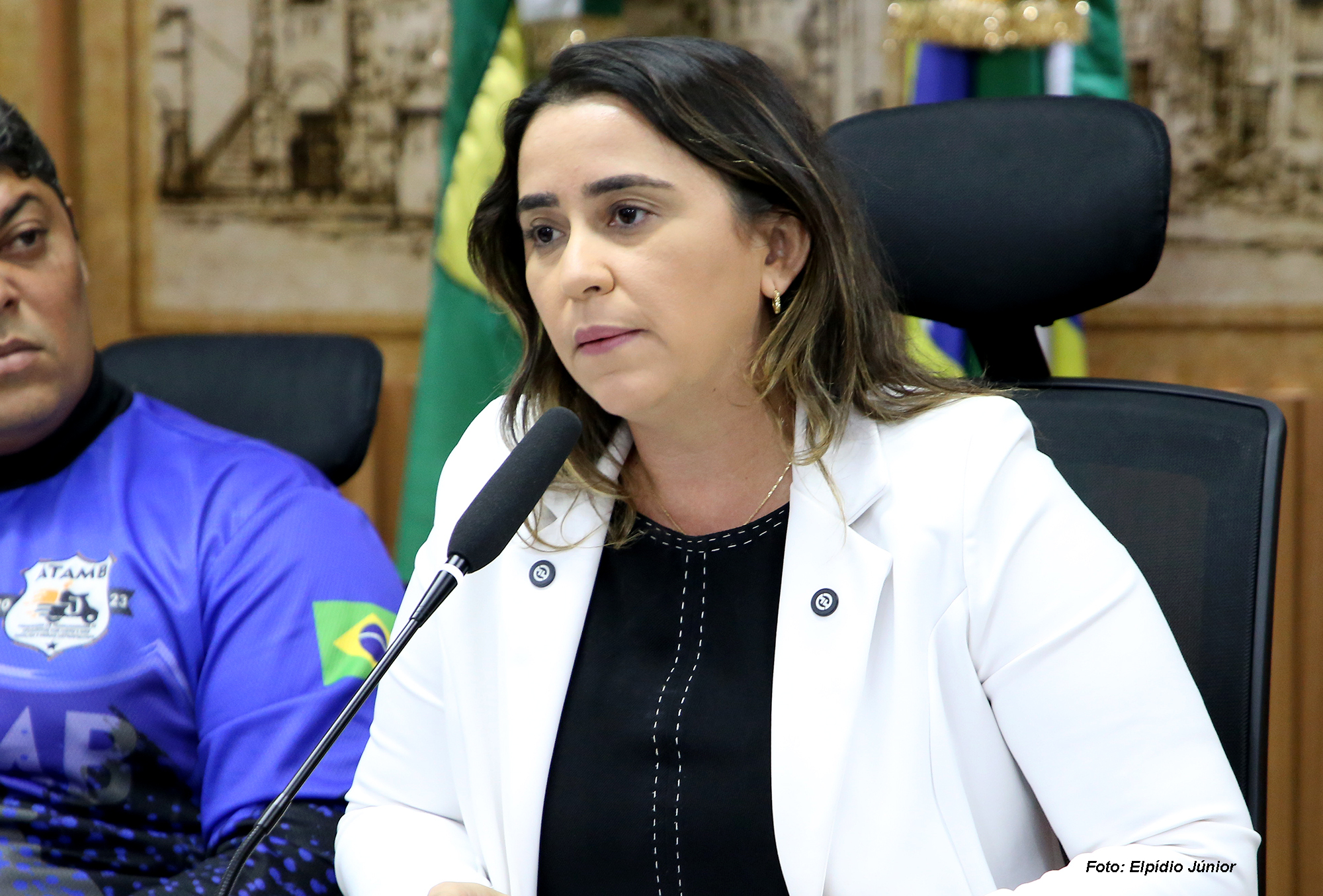 Justiça nega recurso de vereadora petista e mantém honraria a Bolsonaro no RN