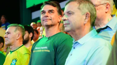 Vice de Flávio Bolsonaro será Alfredo Gaspar