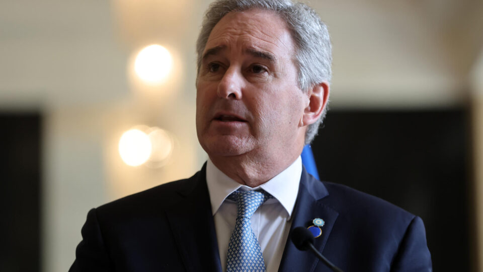 Argentina considera “lamentável” rebaixamento das relações com Brasil, mas descarta ações