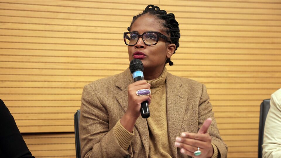 Djamila Ribeiro discorda, mas não deixa discordar