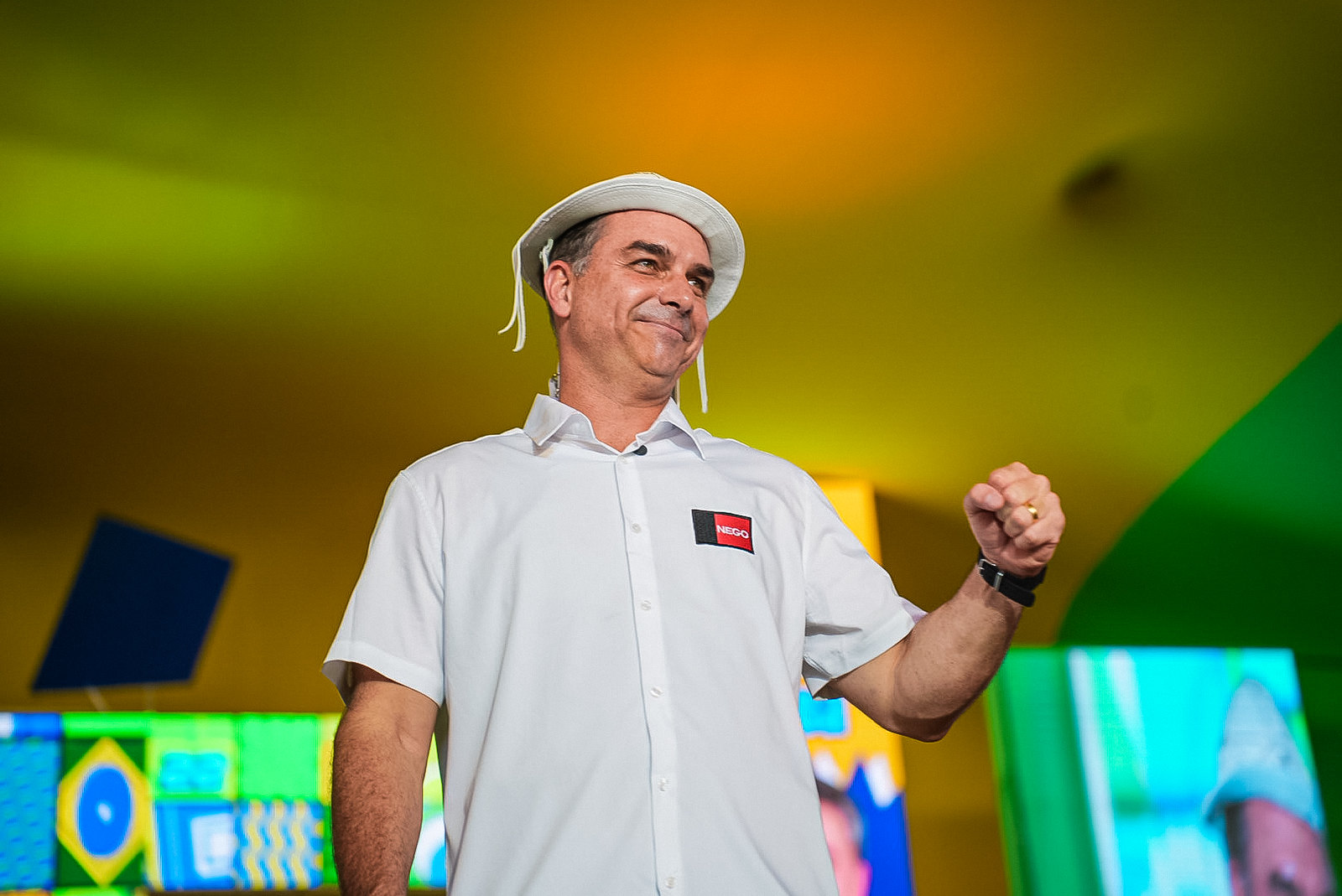 Escolha de vice por Flávio reforça pauta da segurança pública na região mais violenta do país.
