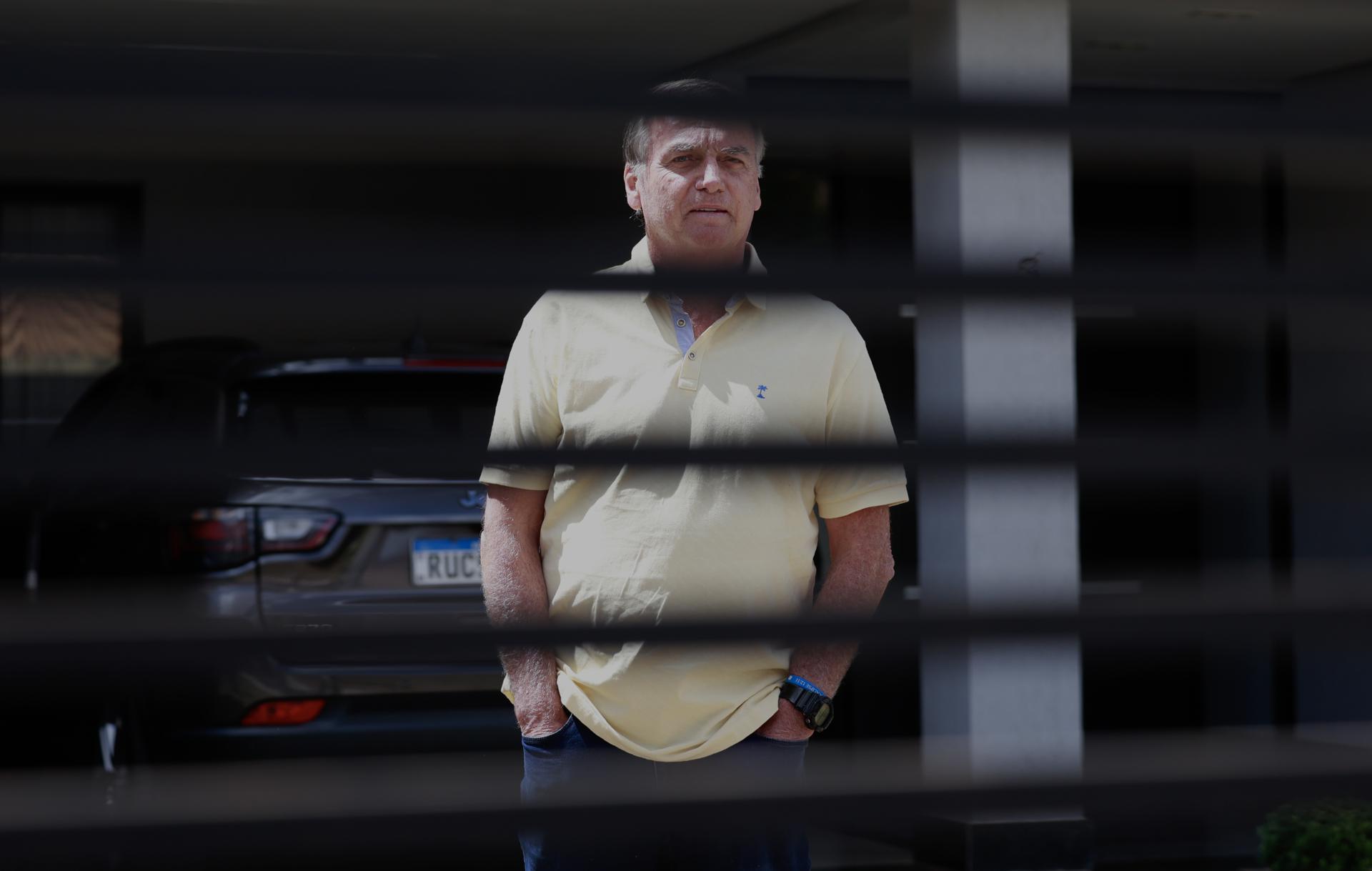 Bolsonaro pede autorização a Moraes para receber os filhos no Dia dos Pais