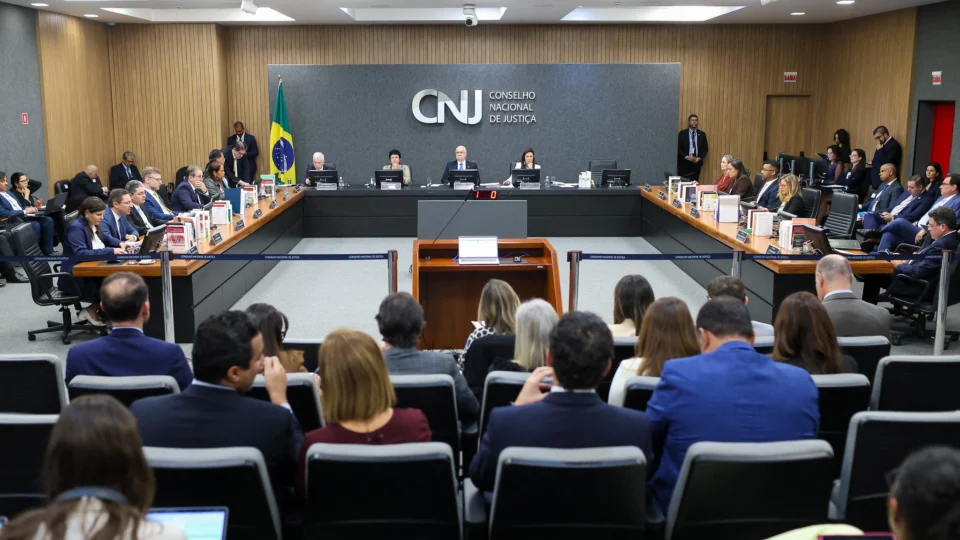 CNJ pune desembargadores do TRF4 por desrespeito a ordens do STF na Lava Jato