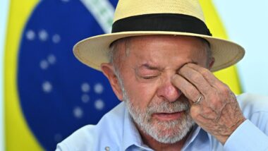 Lula afasta vizinhos e deixa Brasil diplomaticamente isolado
