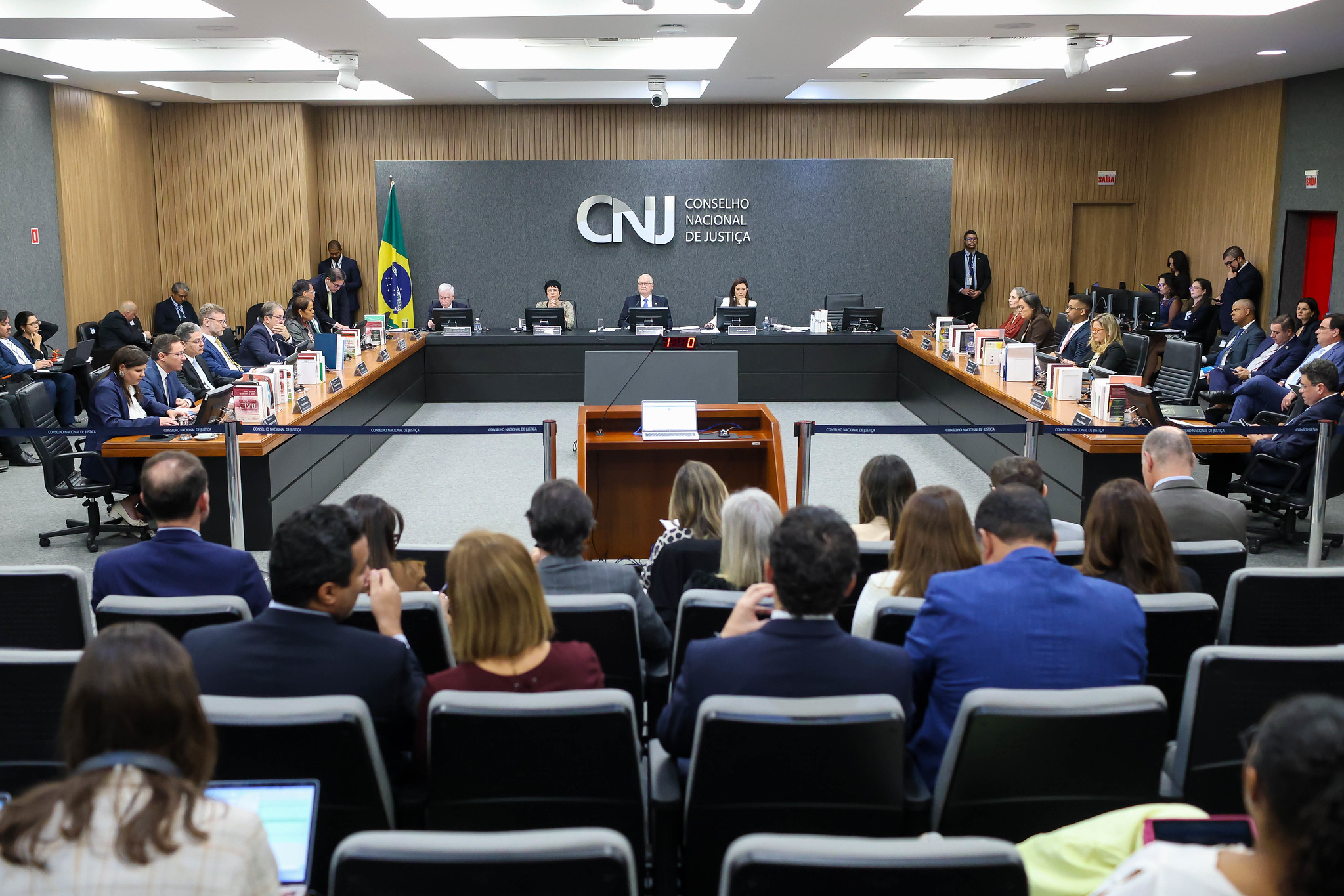 Quem são os desembargadores do TRF4 punidos pelo CNJ por atos na Lava Jato?