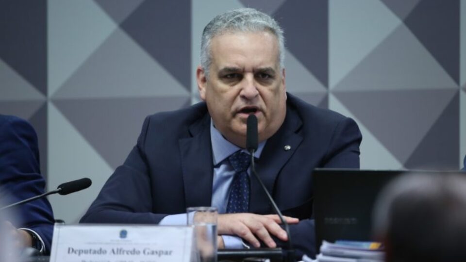 PGR arquiva pedido do PT contra vice de Flávio Bolsonaro sobre emendas parlamentares