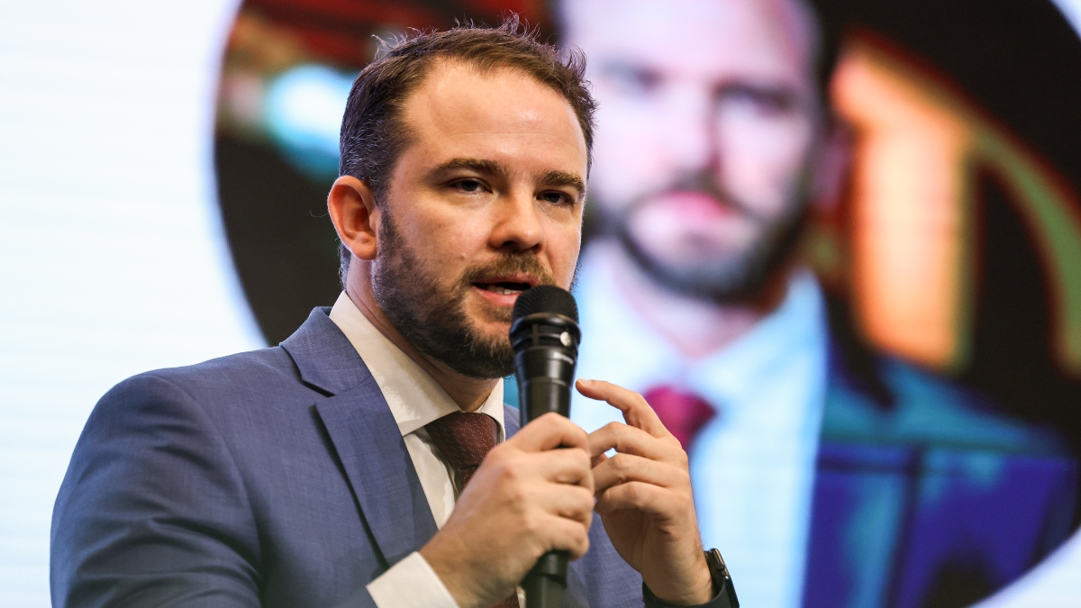 Durigan nega descontrole das contas públicas mesmo com pacotão eleitoral de Lula