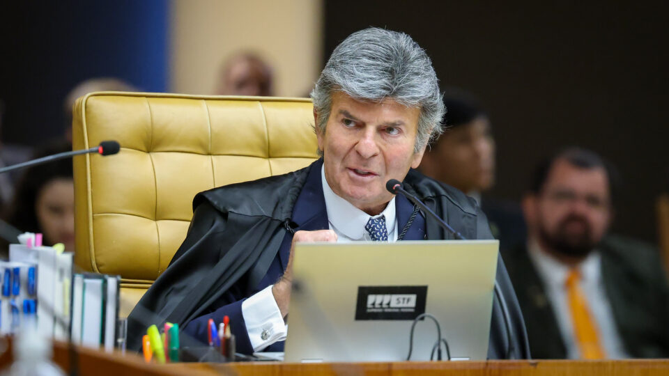 Fux vota para manter proibição de jogos de azar; Dino pede vista e adia decisão