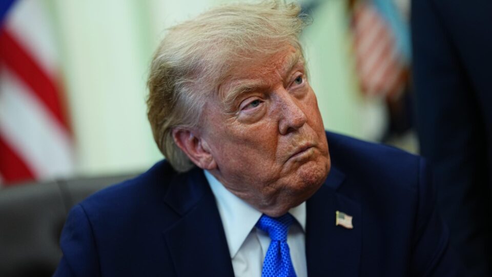 Governo Trump quer encontrar imigrantes deportados para cobrar multas