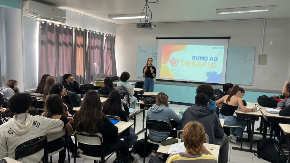 Florianópolis salta do 15º para o 2º lugar no Ideb entre as capitais