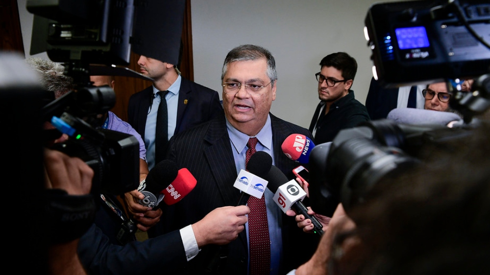 Dino manda PF investigar “emendas Pix” por suspeita de desvio de R$ 55,4 milhões