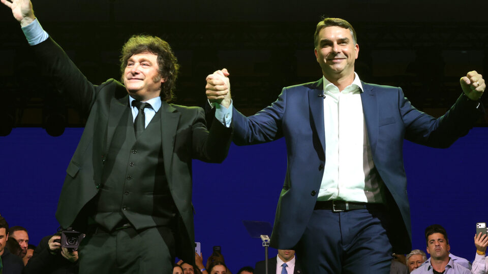 Flávio Bolsonaro critica Lula por crise com Argentina e defende reaproximação em 2027