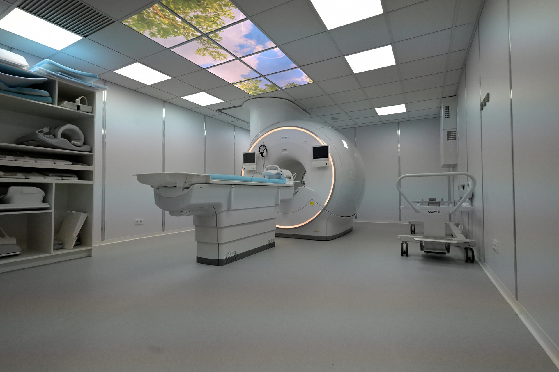 Tecnologia em hospital: cientistas avançam nas pesquisas para prevenir danos ao fígado e tumores associados ao envelhecimento.