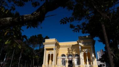 Câmara de Vereadores de Curitiba: 27 candidatos disputam eleições de 2026