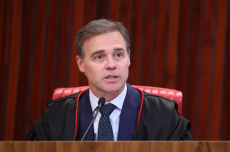 Mendonça manda PT explicar gastos com congresso da sigla e "Porta-Vozes do Lula"