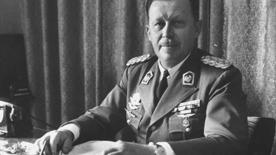 ALFREDO STROESSNER
