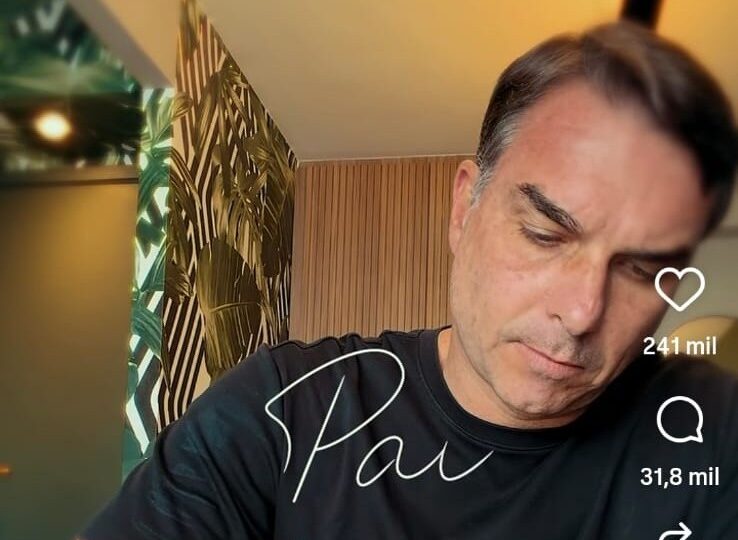 Flávio Bolsonaro publica vídeo com carta ao pai e chama decisão de Moraes de 'insana e injusta'