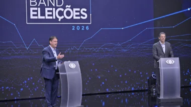 Debate da Band com Tarcísio de Freitas e Fernando Haddad em São Paulo.