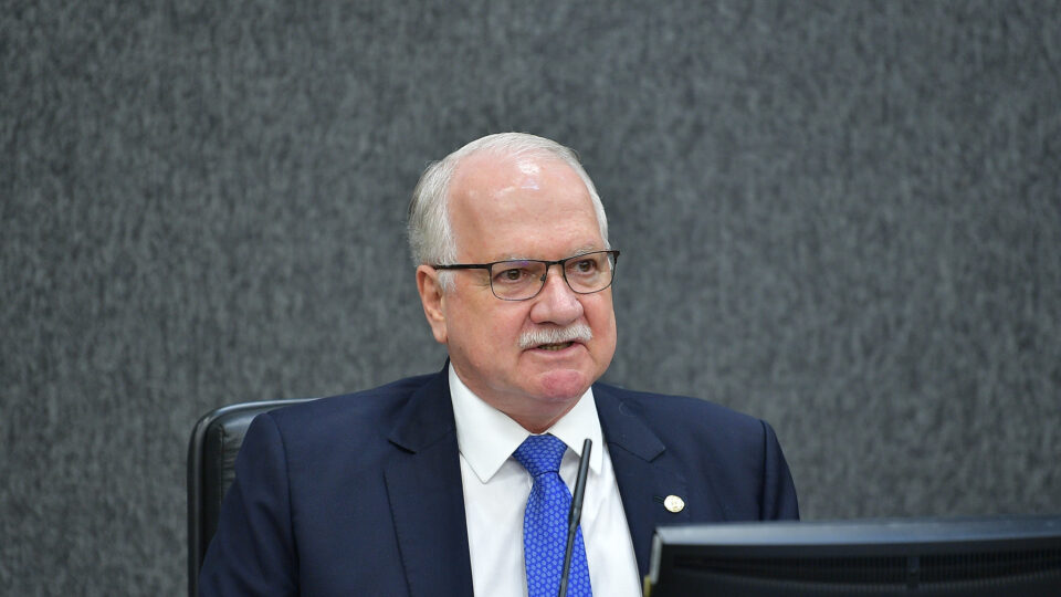 Fachin quer lei federal para restringir remuneração de juízes