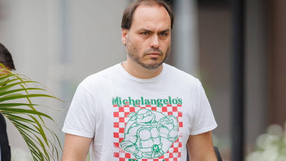 Carlos Bolsonaro declara R$ 2,78 milhões em bens ao TSE