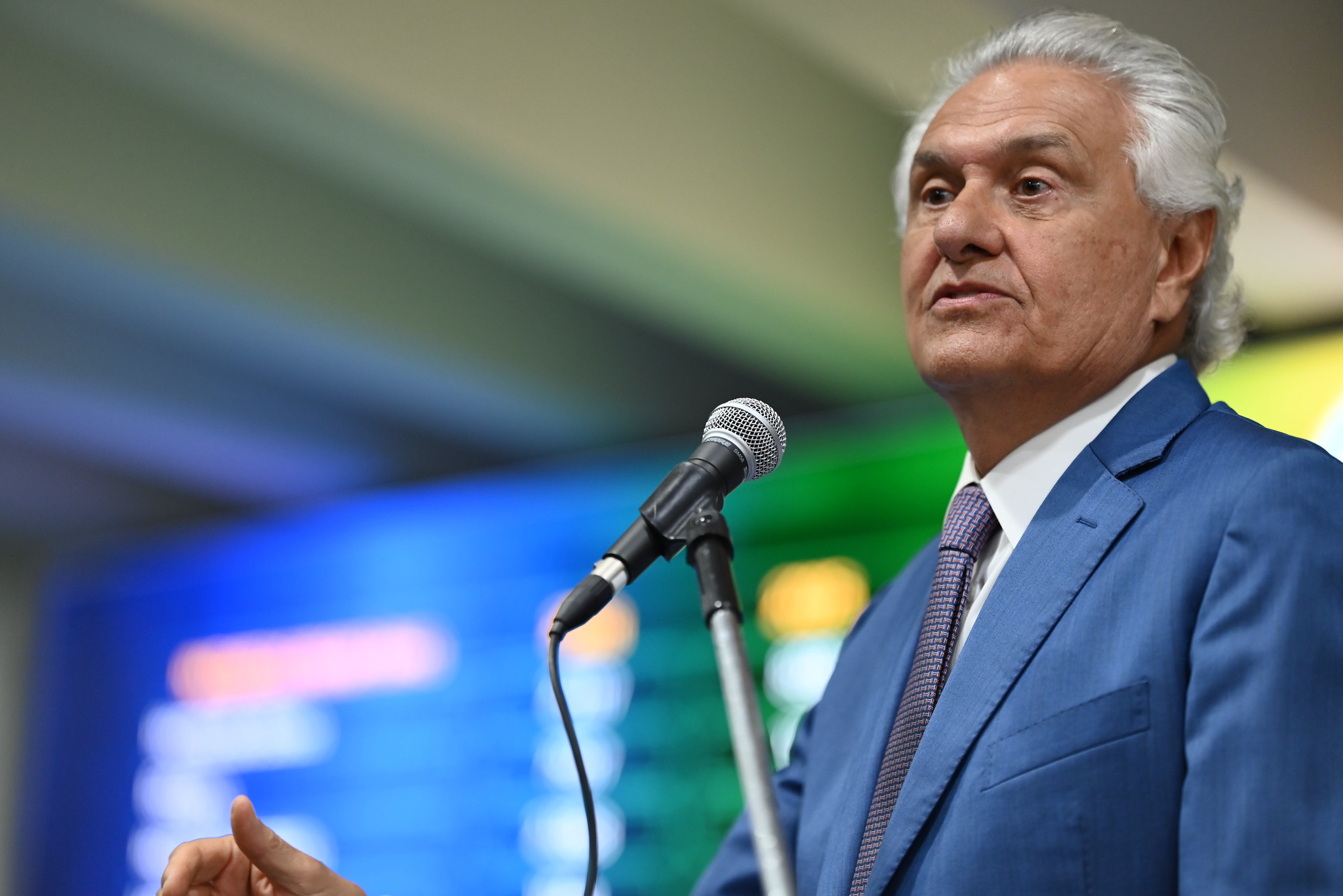 Caiado diz que Flávio fez carreira com nome do pai e cobra Lula por fugir dos debates