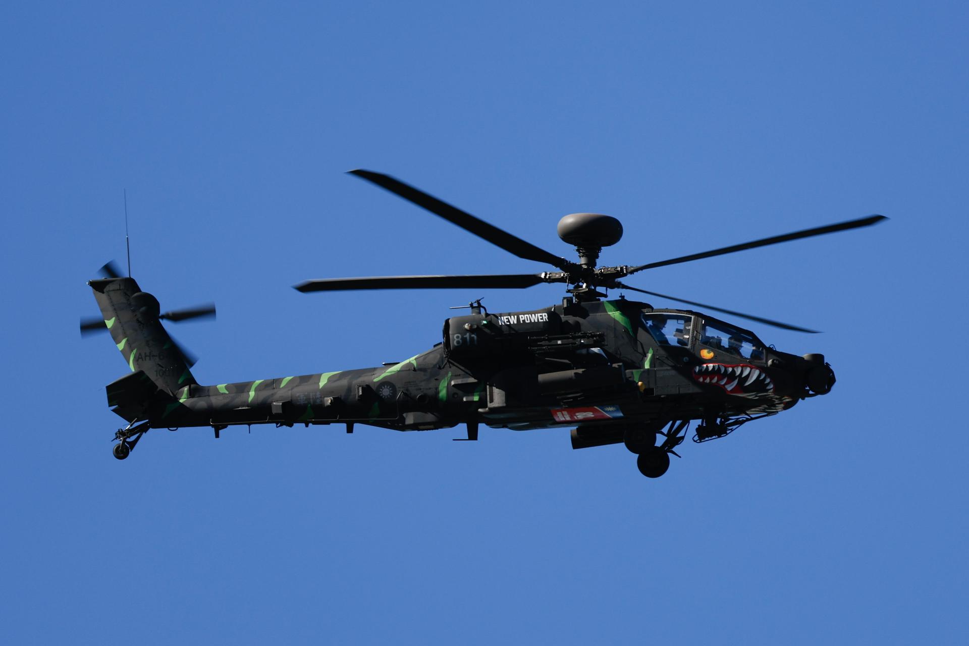 Queda de helicóptero militar deixa dois mortos e provoca incêndio florestal nos EUA